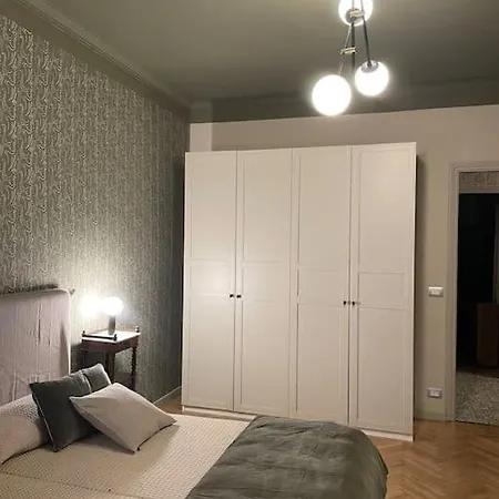 Two Bedroom With Private Parking Apartment Turin