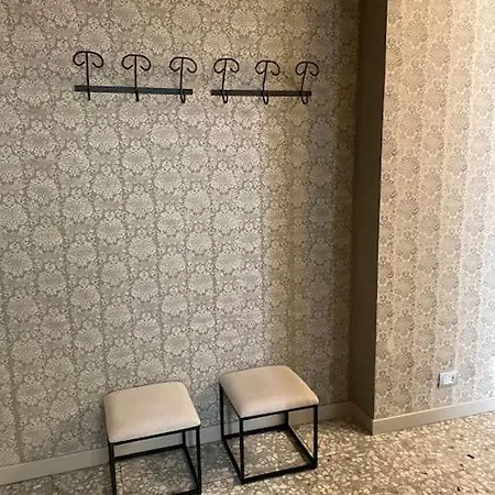 Apartment Two Bedroom With Private Parking