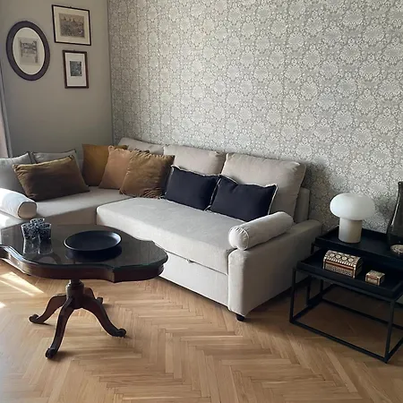 Two Bedroom With Private Parking *