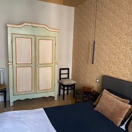 Two Bedroom With Private Parking Apartman *