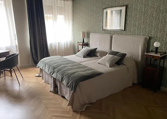 Two Bedroom With Private Parking トリノ