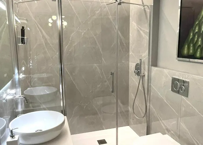 Two Bedroom With Private Parking アパート *