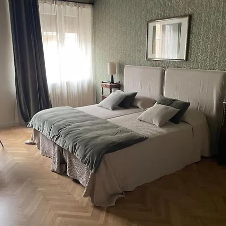 Two Bedroom With Private Parking Torino