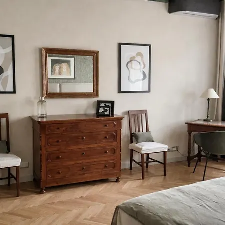 Two Bedroom With Private Parking Daire