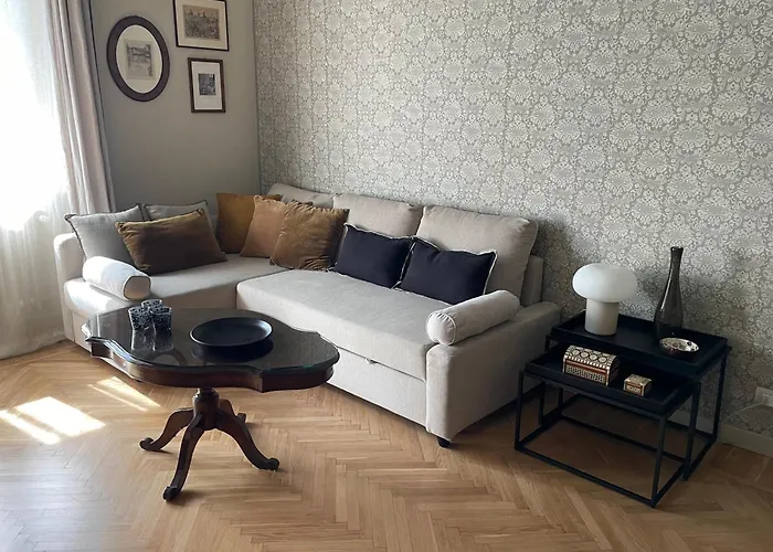 Two Bedroom With Private Parking *